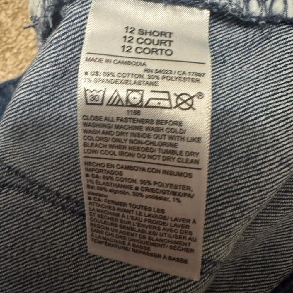 Old Navy High Rise WOW Straight Jeans Size 12 Short - Picture 3 of 4